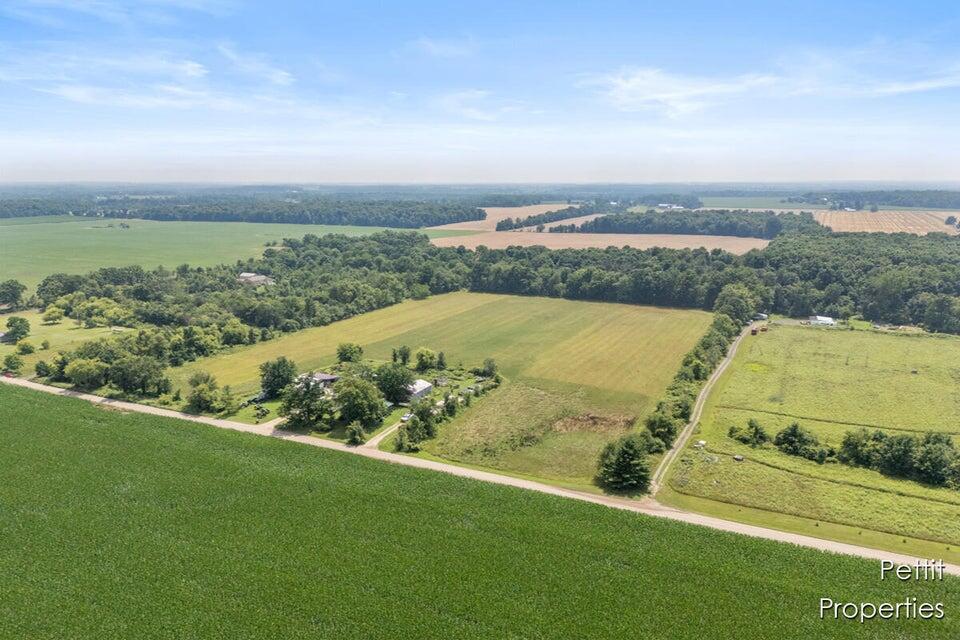 West Strange Mulliken, MI 48861 - Photo 4 of 13 20250723161946362104000000-o