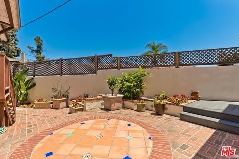 $2,495,000 | 10514 Kinnard Avenue, Los Angeles, CA 90024