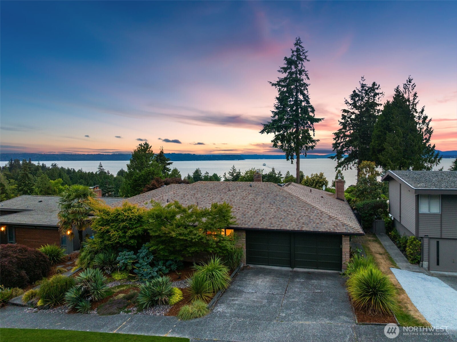 8731 Fauntlee Crest Southwest Seattle, WA 98136 - Photo 36 of 39