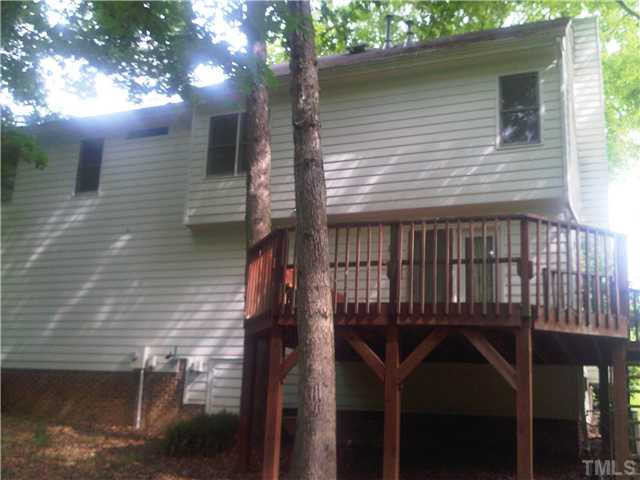 2700 Westhampton Place Raleigh, NC 27604 - Photo 2 of 3 a view of a balcony with a bench