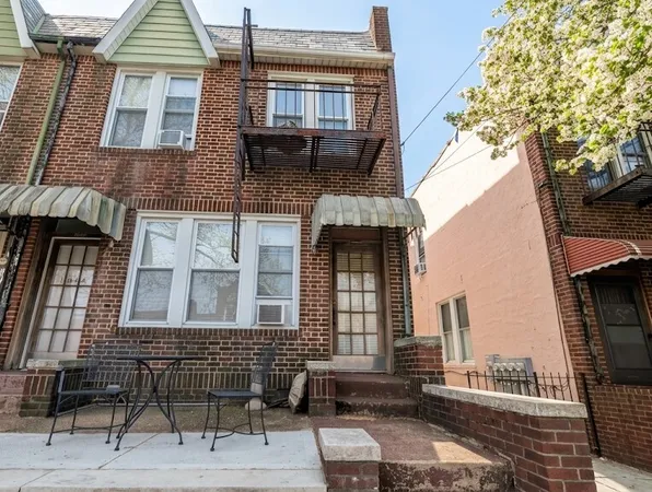 $2,075,000 | 18-44 21st Drive, Unit 1F | Astoria