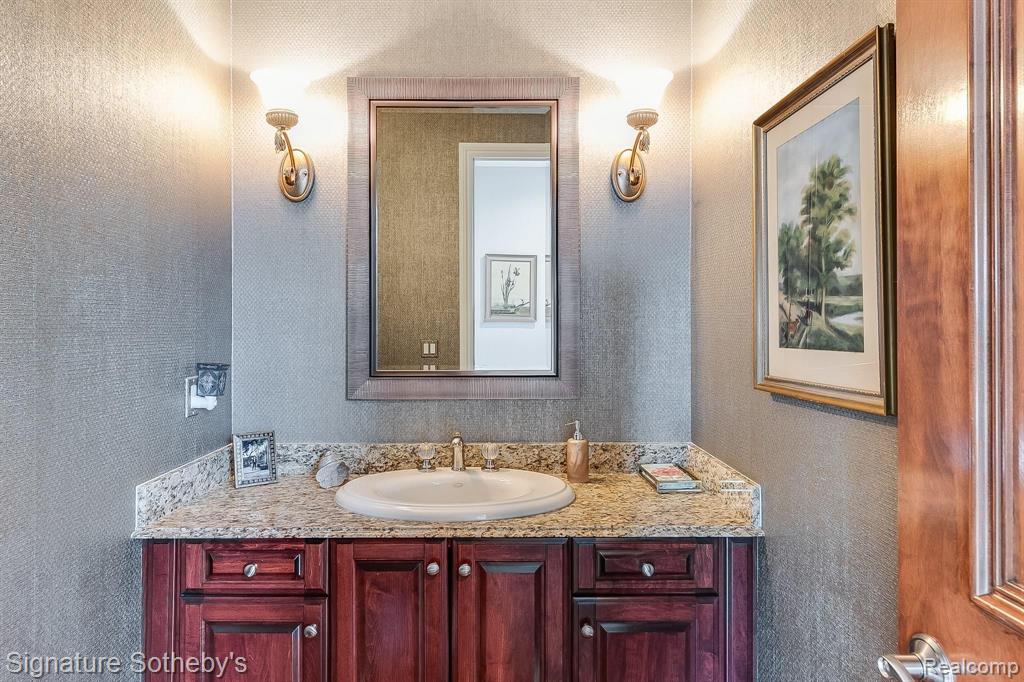 4741 Crestone Way Rochester, MI 48306 - Photo 19 of 48