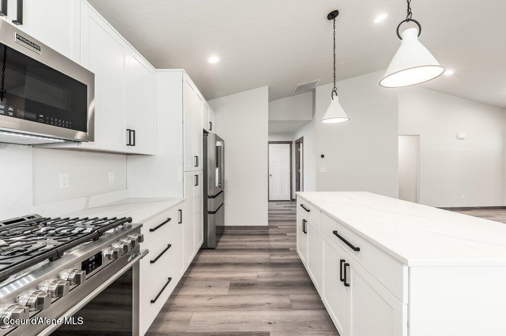 11811 North Railway Avenue Rathdrum, ID 83858 - Photo 12 of 28 12. Kitchen
