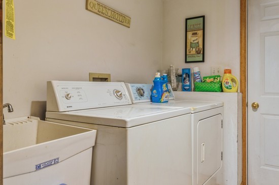 509 Farmview Road University Park, IL 60484 - Photo 9 of 19 a utility room with dryer and washer