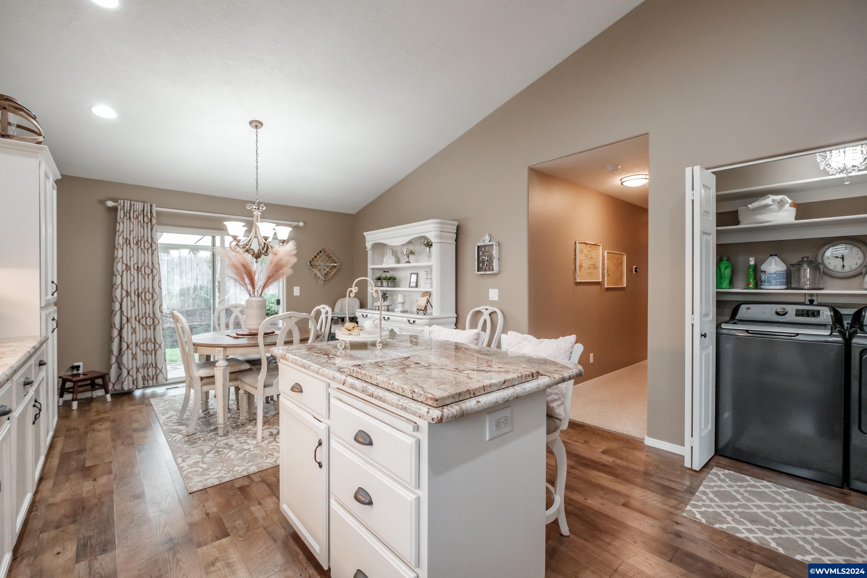 1689 Baxter Road Southeast Salem, OR 97306 - Photo 16 of 42 Gallery Image 16