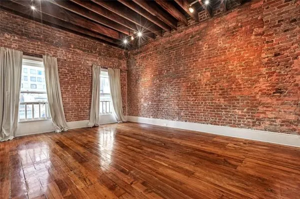 $1,750 | 137 Carondelet Street, Unit 404, New Orleans, LA 70130