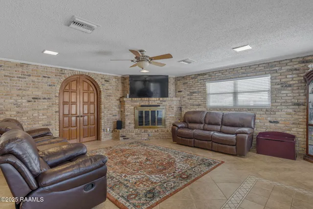 $289,900 | 207 North William Drive, Lafayette, LA 70506