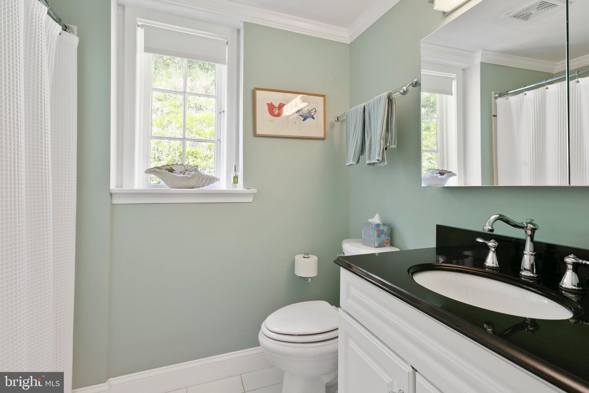 900 Navy Road Towson, MD 21204 - Photo 29 of 78 Shared Full Bath (2nd Floor)