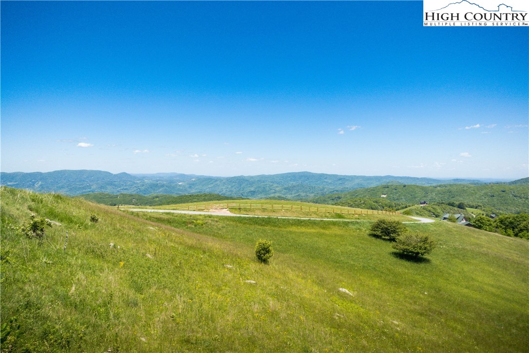 Site C Chappell Farm Road Banner Elk, NC 28604 - Photo 32 of 41 a view of an ocean and a mountain