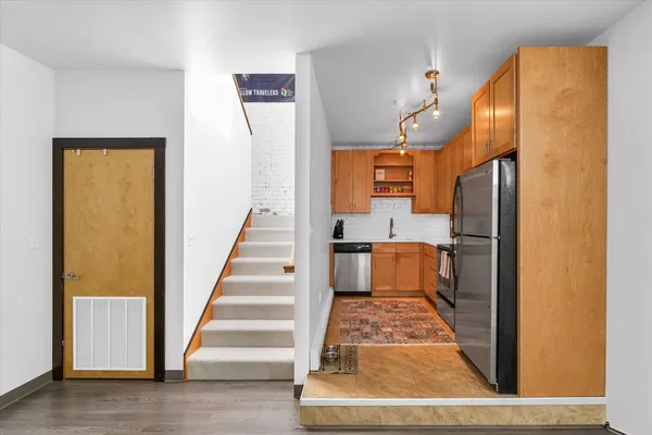 $305,000 | 5 East Columbia Avenue, Unit 5, Champaign, IL 61820