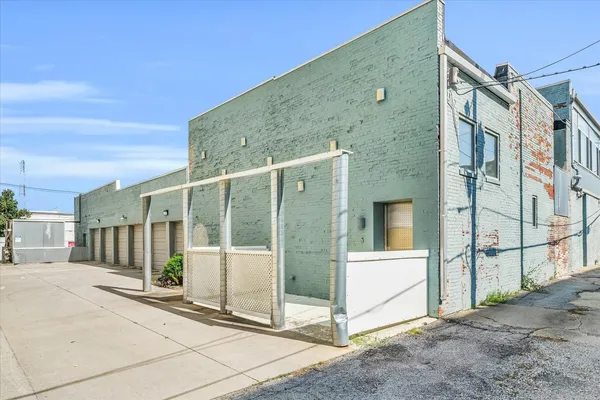 $305,000 | 5 East Columbia Avenue, Unit 5, Champaign, IL 61820