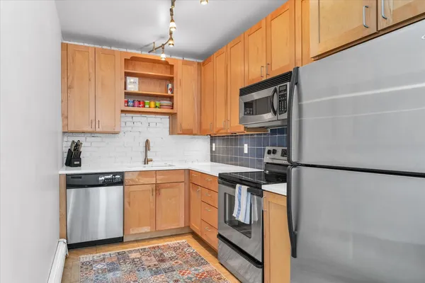 $305,000 | 5 East Columbia Avenue, Unit 5, Champaign, IL 61820