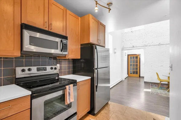 $305,000 | 5 East Columbia Avenue, Unit 5, Champaign, IL 61820