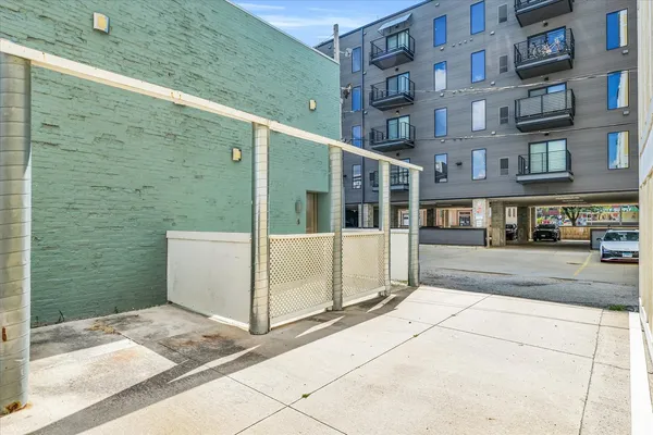 $305,000 | 5 East Columbia Avenue, Unit 5, Champaign, IL 61820