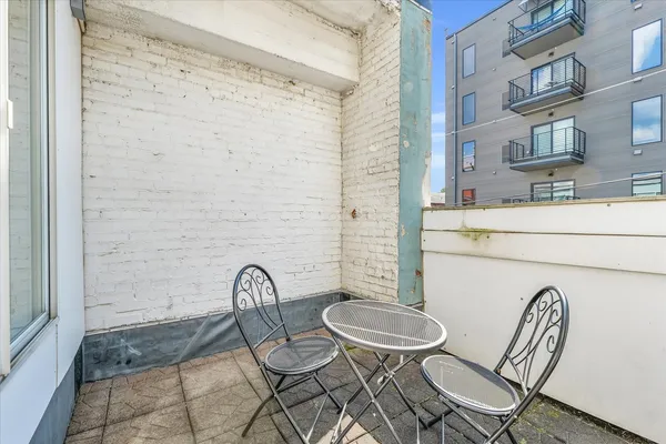 $305,000 | 5 East Columbia Avenue, Unit 5, Champaign, IL 61820