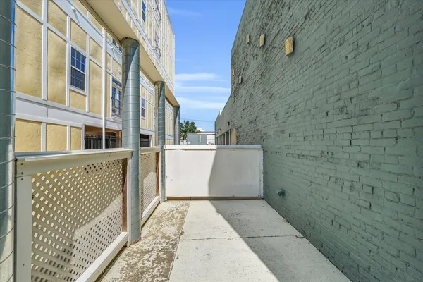 $305,000 | 5 East Columbia Avenue, Unit 5, Champaign, IL 61820