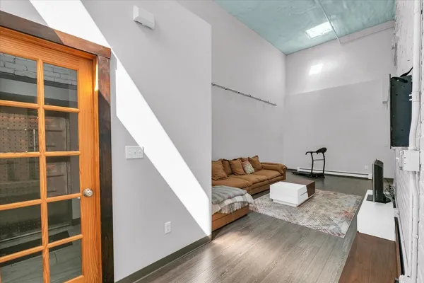 $305,000 | 5 East Columbia Avenue, Unit 5, Champaign, IL 61820