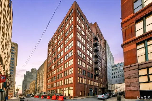 $249,900 | 1010 St Charles Street, Unit 704, St. Louis, MO 63101