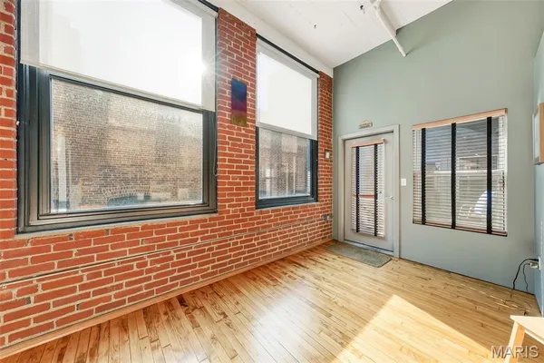 $214,900 | 1010 St Charles Street, Unit 704, St. Louis, MO 63101