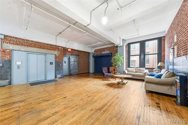 $214,900 | 1010 St Charles Street, Unit 704, St. Louis, MO 63101