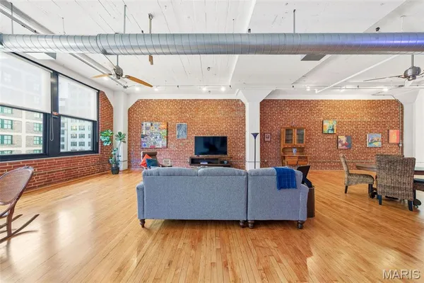 $214,900 | 1010 St Charles Street, Unit 704, St. Louis, MO 63101