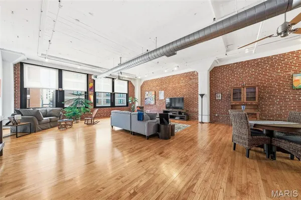 $214,900 | 1010 St Charles Street, Unit 704, St. Louis, MO 63101