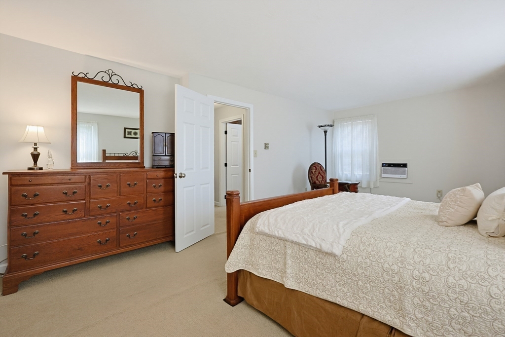 141 Russell Road Framingham, MA 01702 - Photo 23 of 41