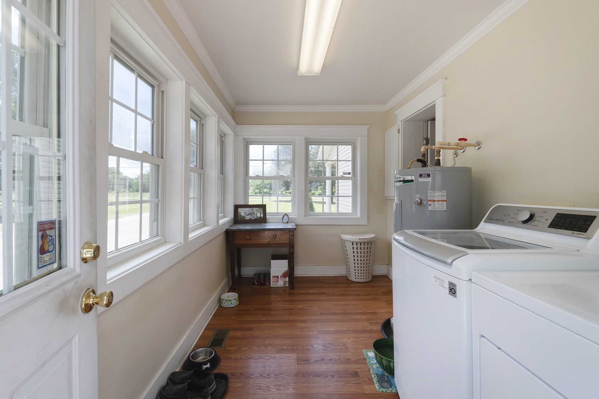 2446 Warner Bridge Road Shelbyville, TN 37160 - Photo 22 of 42 a view of a room with window and cabinet