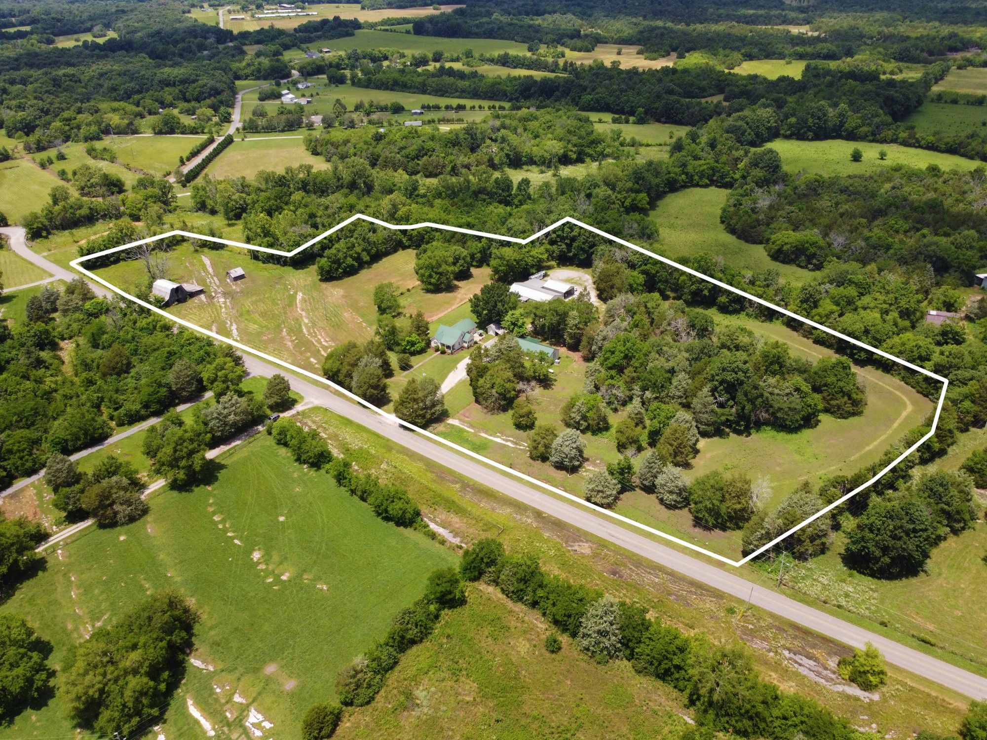 2446 Warner Bridge Road Shelbyville, TN 37160 - Photo 41 of 42 a view of a balcony