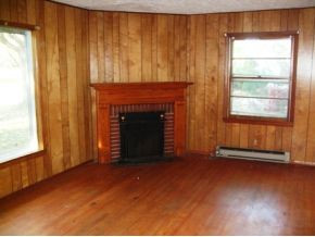 124 Mayflower Road Johnson City, TN 37601 - Photo 2 of 8 Living Room