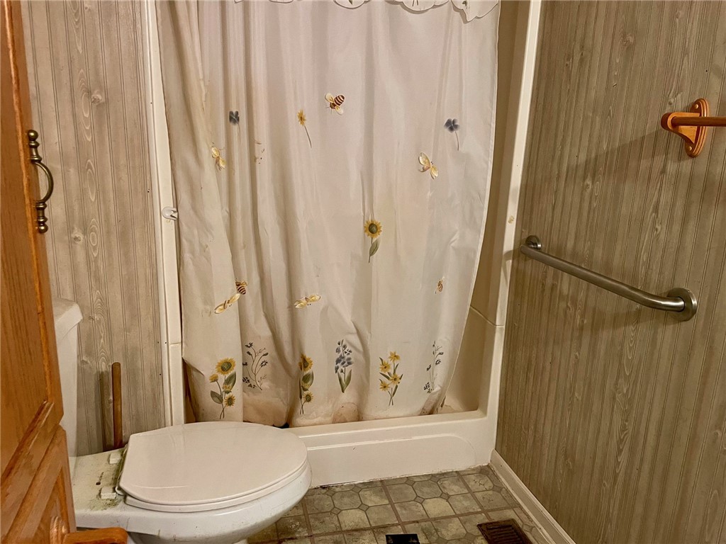 6 South Oakland Road Ashmore, IL 61912 - Photo 5 of 10 Gallery Image 5