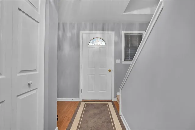 a view of empty room with front door