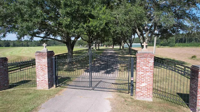 $2,800,000 | 13251 Greenwell Springs Port Hudson Road, Central, LA 70770