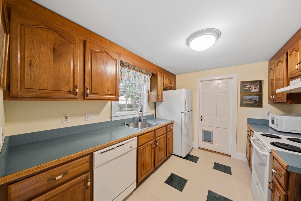 11 Durant Road Weymouth, MA 02190 - Photo 14 of 38 Gallery Image 14