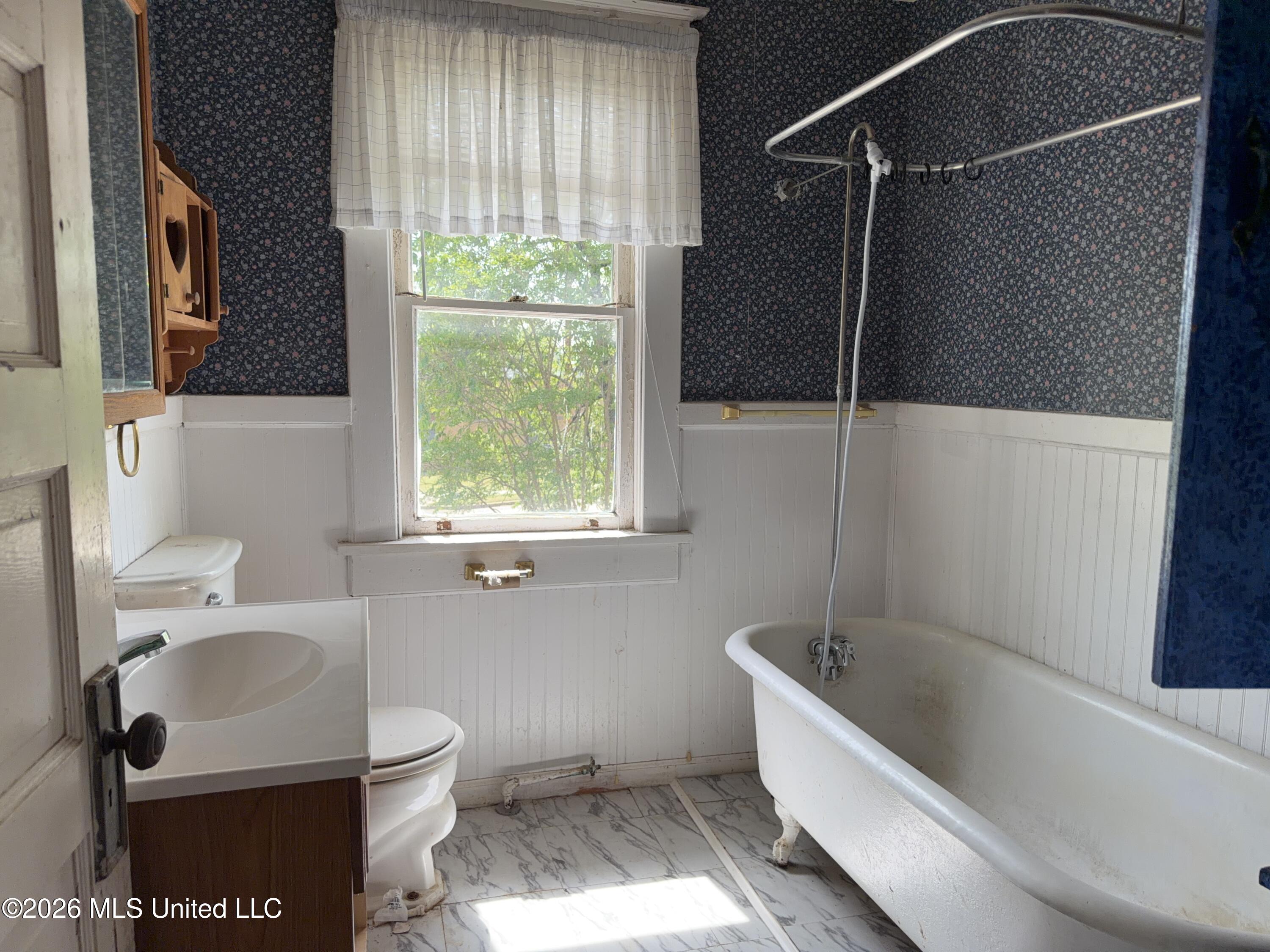 9361 Pigeon Roost Road Olive Branch, MS 38654 - Photo 30 of 34 Upstairs Bathroom