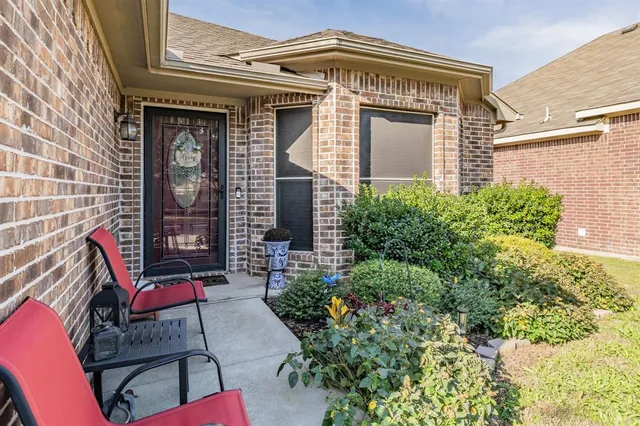 $280,000 | 2937 Mayfair Lane, Lancaster, TX 75134