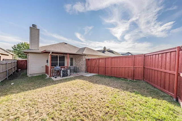 $280,000 | 2937 Mayfair Lane, Lancaster, TX 75134