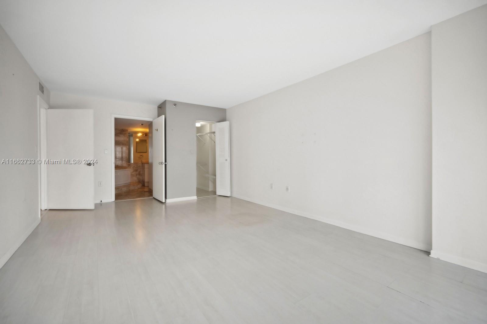 540 Brickell Key Drive, Unit 1413 Miami, FL 33131 - Photo 12 of 19 Gallery Image 12
