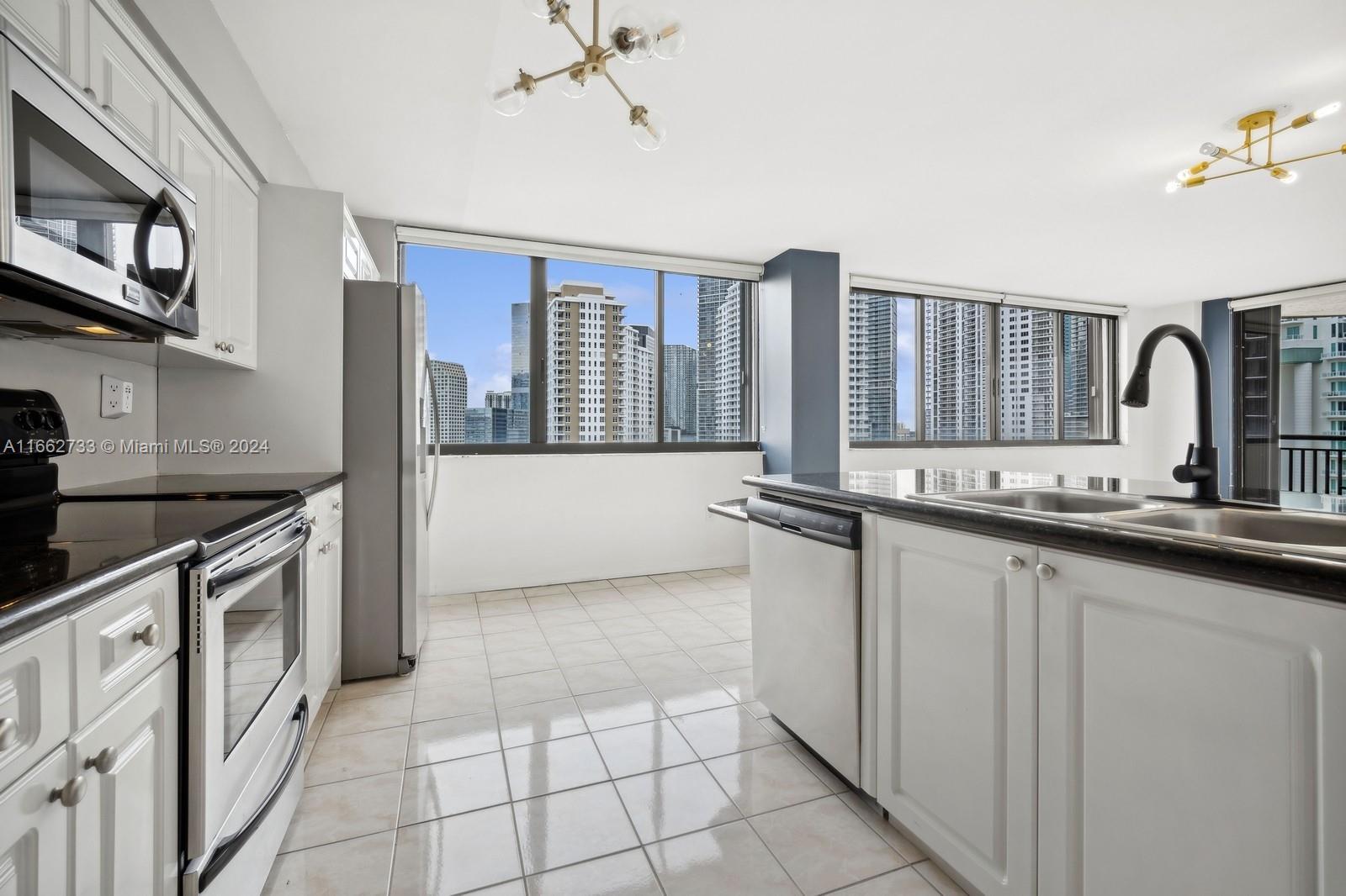 540 Brickell Key Drive, Unit 1413 Miami, FL 33131 - Photo 3 of 19 Gallery Image 3