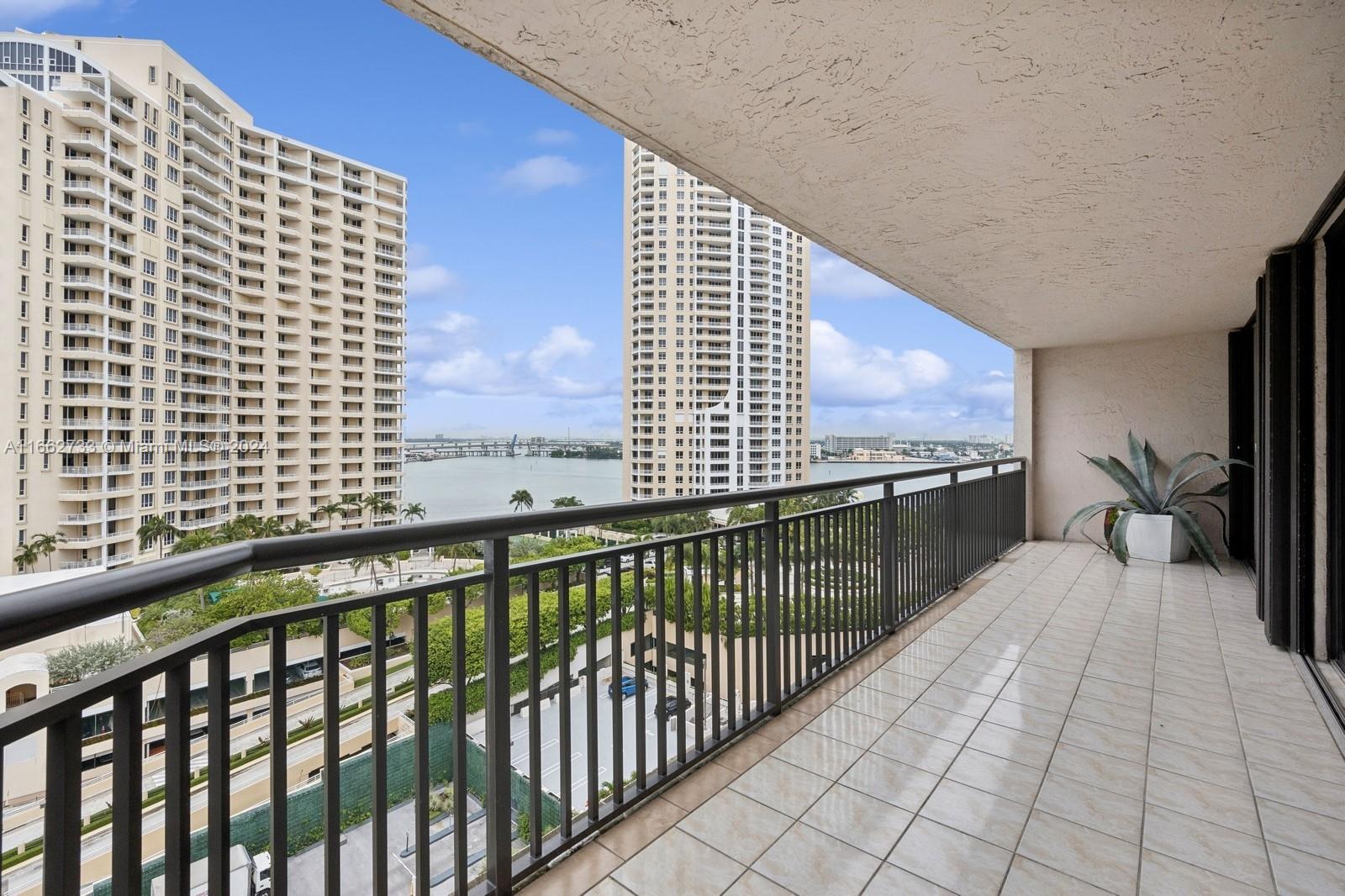 540 Brickell Key Drive, Unit 1413 Miami, FL 33131 - Photo 10 of 19 Gallery Image 10