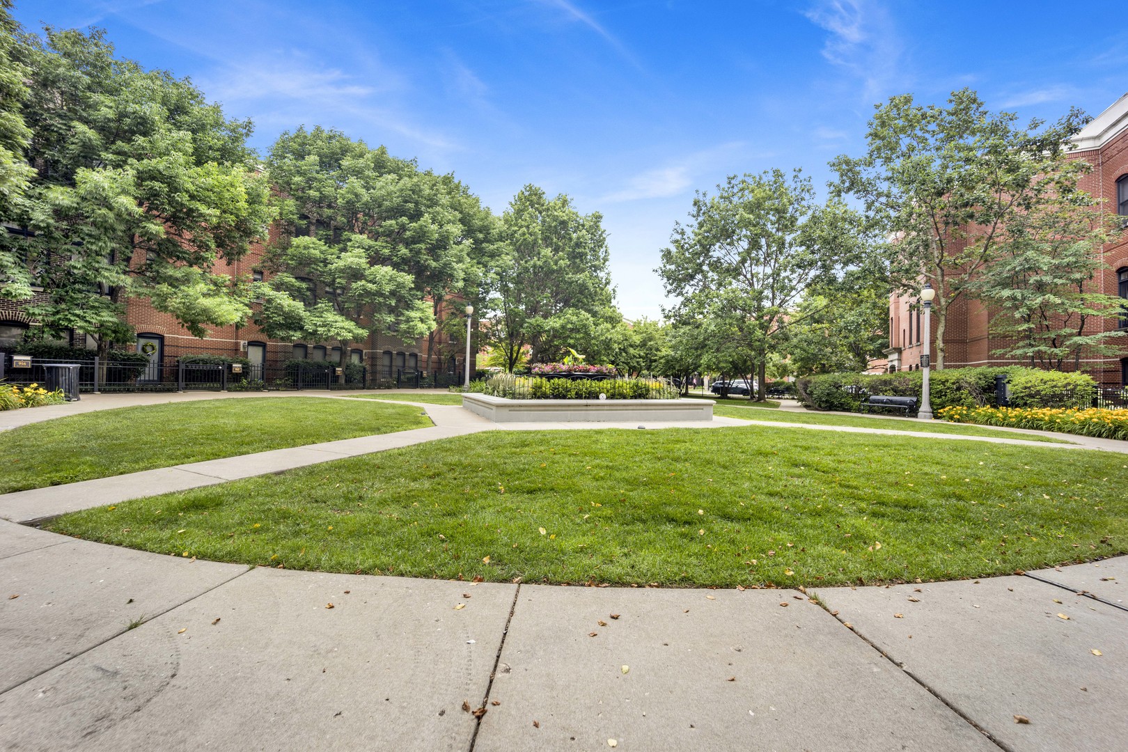 1414 South Halsted Street, Unit 3A Chicago, IL 60607 - Photo 31 of 62 a view of a park with large trees