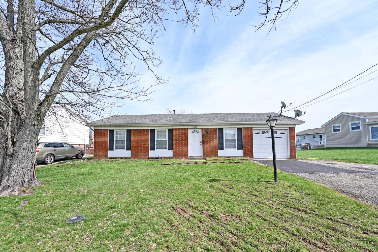 11992 Pippin Road Cincinnati, OH 45231 - Photo 3 of 28 Gallery Image 3