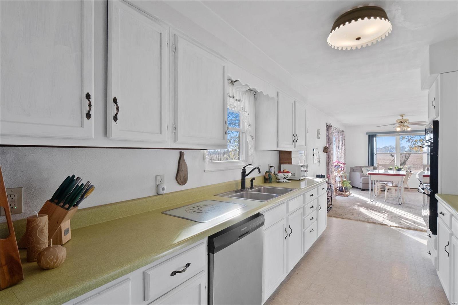 1652 Red Stripe Road Odin, IL 62870 - Photo 13 of 43