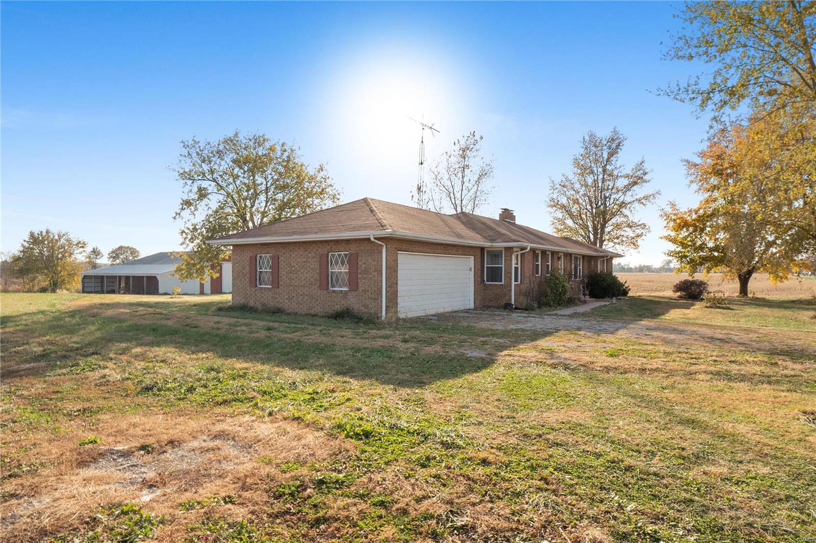 1652 Red Stripe Road Odin, IL 62870 - Photo 24 of 43