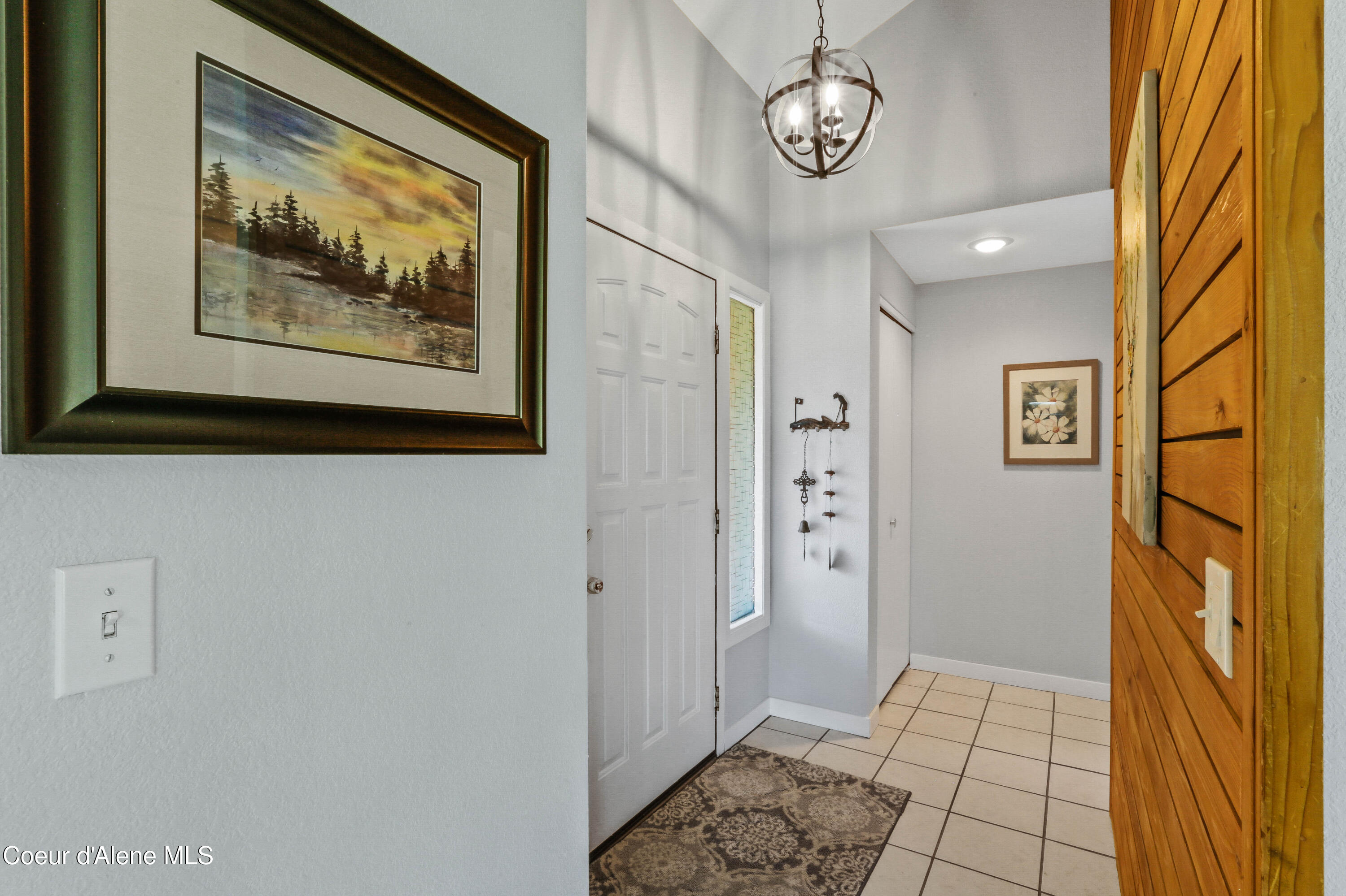 5299 West Green Court, Unit 11 Rathdrum, ID 83858 - Photo 5 of 30 Foyer