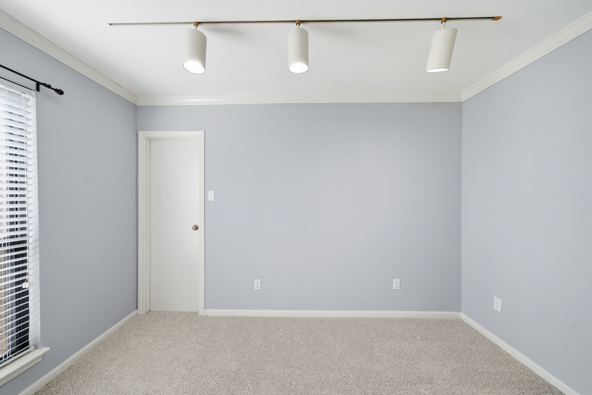 7447 Cambridge Street, Unit 65 Houston, TX 77054 - Photo 22 of 42 a view of an empty room