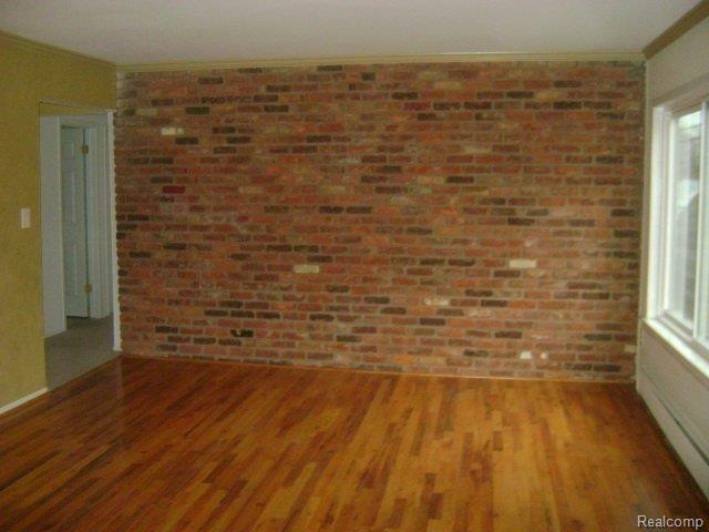 827 West Maple Road Clawson, MI 48017 - Photo 4 of 5 DSC05114.JPG