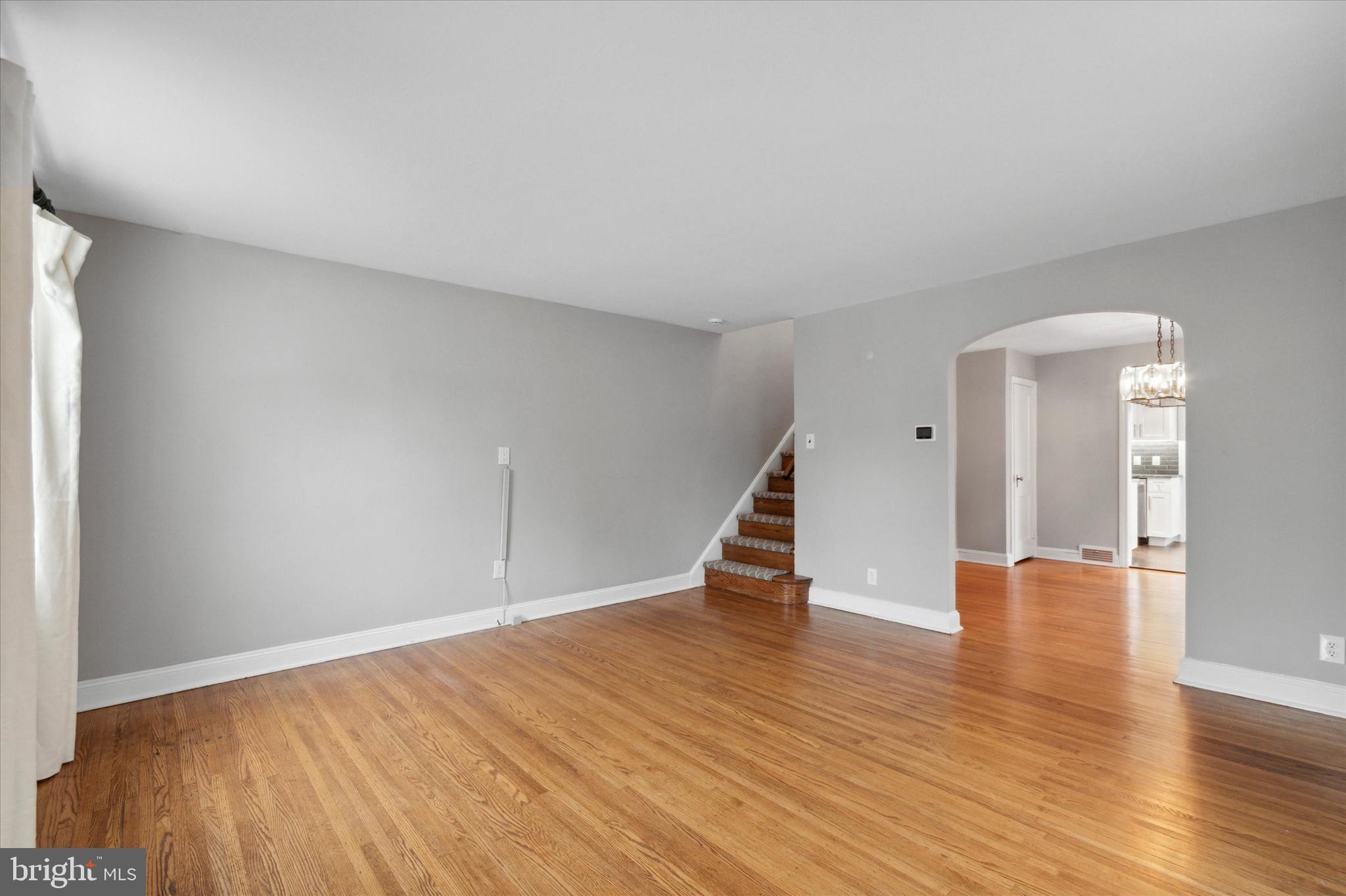 174 Marshall Road Lansdowne, PA 19050 - Photo 5 of 19 Entrance - Living room