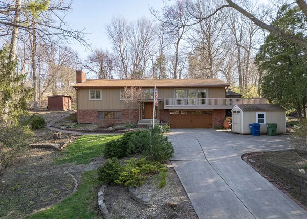 $325,000 | 3 Heather Lane, Clinton, IA 52732