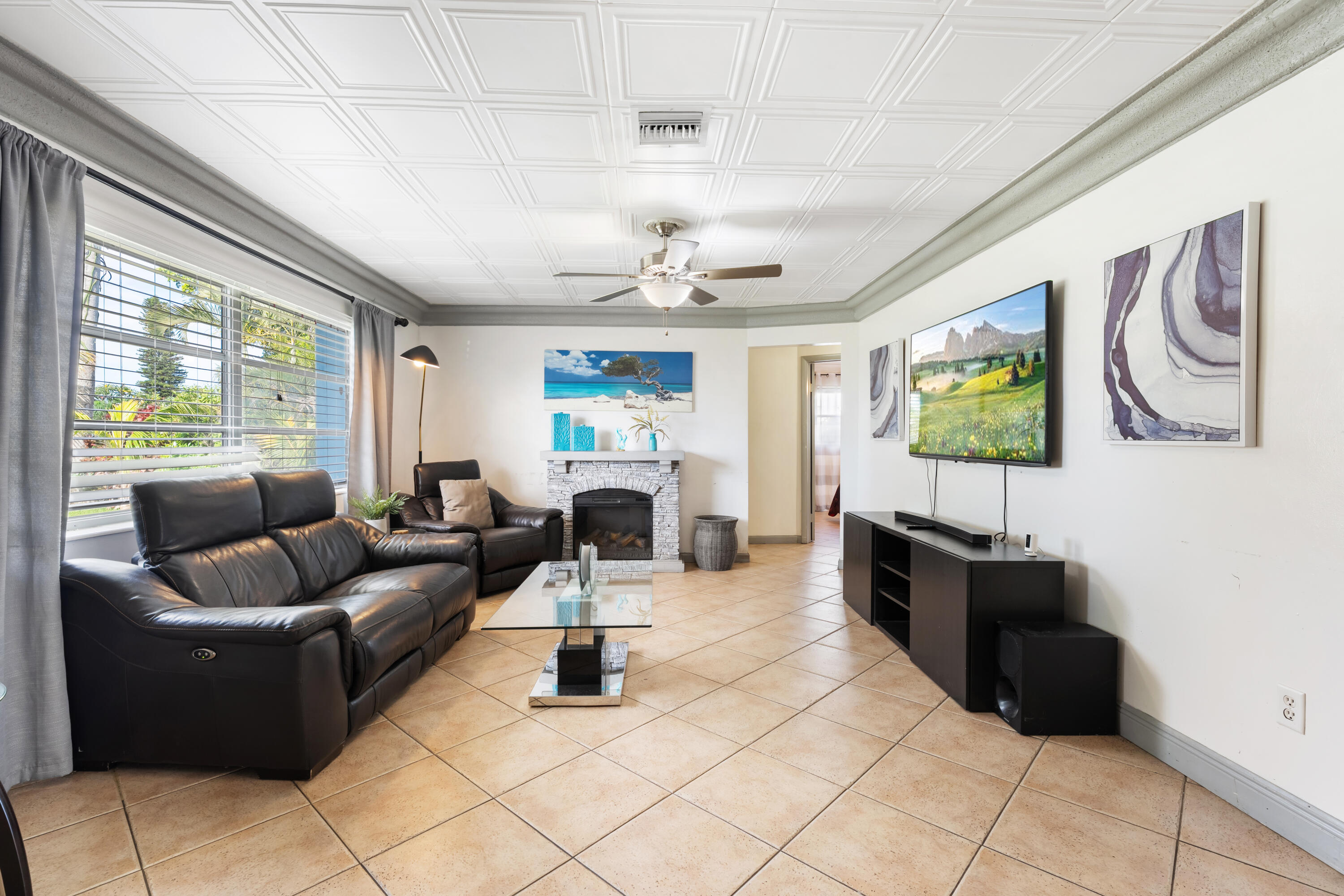 5833 Fair Green Road West Palm Beach, FL 33417 - Photo 6 of 45 Living room